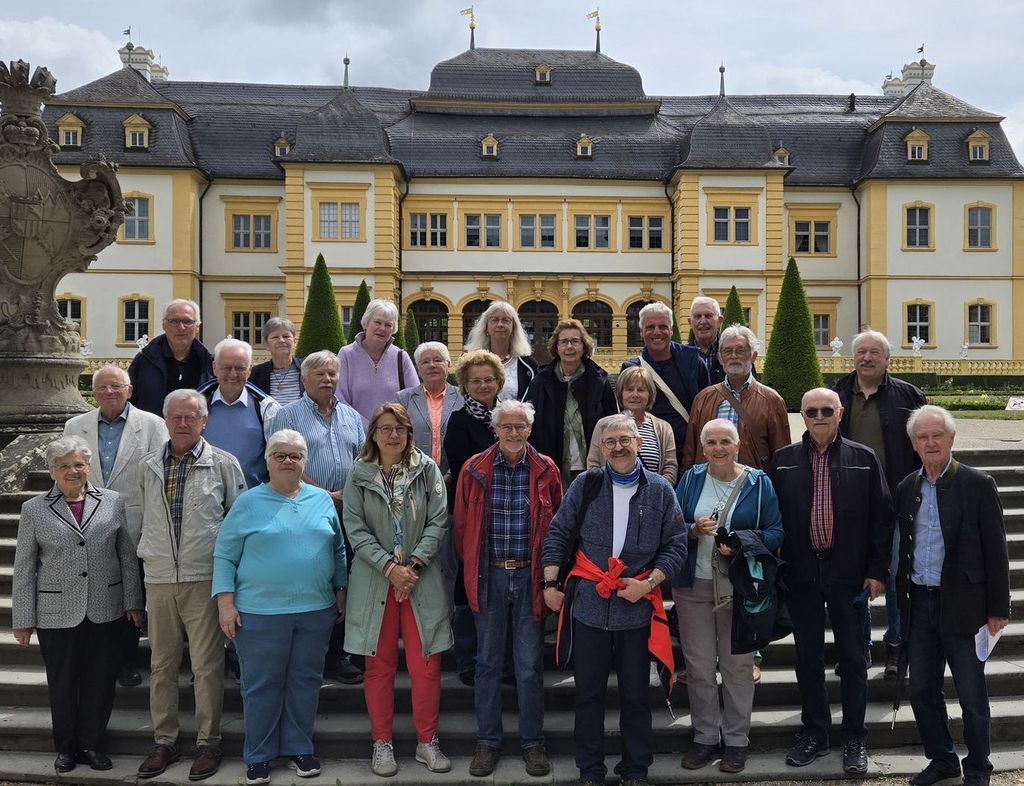 25 Pensionistenvertreterinnen und -vertreter der Kreisverbände des Unterfränkischen Lehrer- und Lehrerinnenverbandes (ULLV) kamen zu einem Arbeitstreffen in Veitshöchheim zusammen. Im Mittelpunkt stand die Planung des nächsten Pensionistentages, der am 14. September 2026 in Schweinfurt stattfinden soll.
Foto: Stefanie Arz